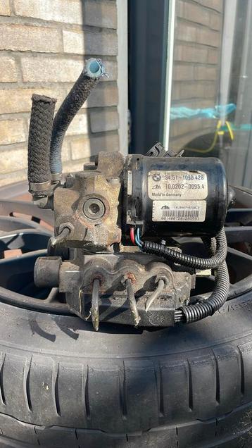 Bmw e36 abs pomp beschikbaar voor biedingen
