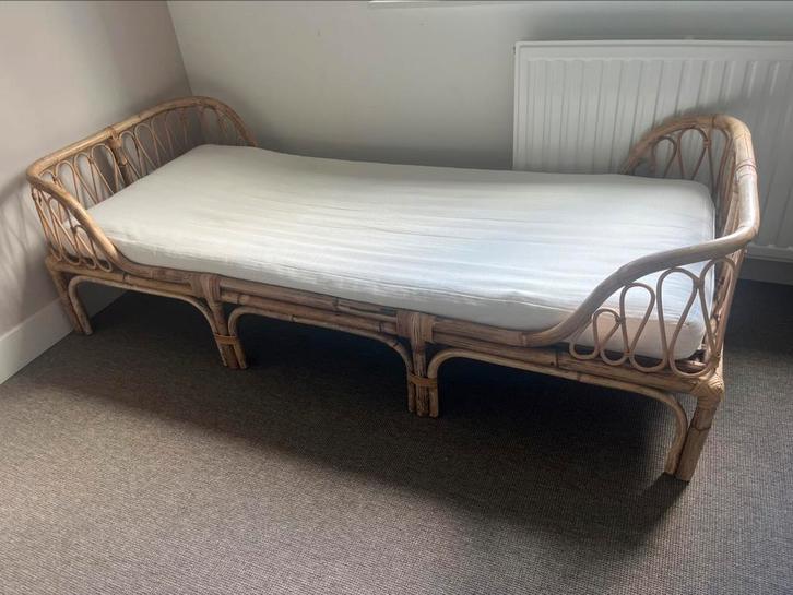 Kinderbed rotan Noor, Huis en Inrichting, Slaapkamer | Bedden, Gebruikt, Eenpersoons, Bruin, Ophalen