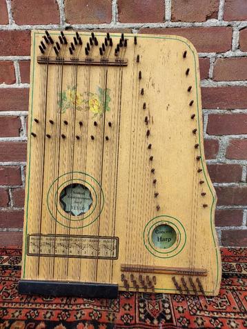 Muziekinstrument, oude citer concert harp. beschikbaar voor biedingen