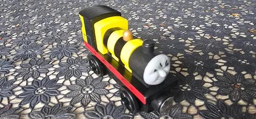 thomas de trein houy busy bee james, Kinderen en Baby's, Speelgoed | Thomas de Trein, Zo goed als nieuw, Ophalen of Verzenden