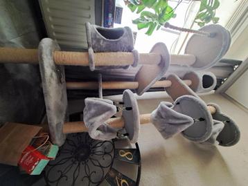 Kattenkrabpaal beschikbaar voor biedingen