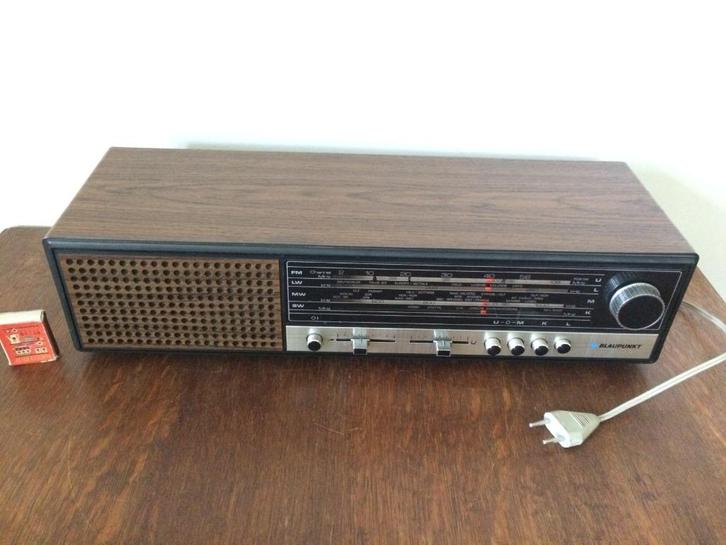 Blaupunkt Genua kunststof jaren 70 tafelradio houtnerf bruin, Audio, Tv en Foto, Radio's, Zo goed als nieuw, Ophalen of Verzenden