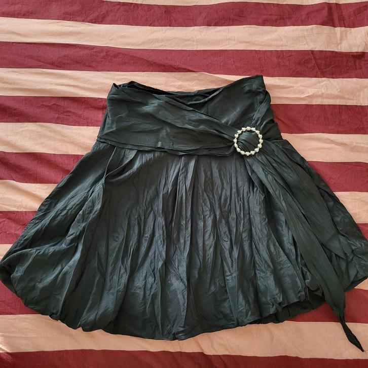 Nette zwarte dames rok maat M, Kleding | Dames, Rokken, Nieuw, Maat 38/40 (M), Zwart, Knielengte, Ophalen of Verzenden