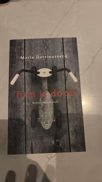 M. Darrieussecq - Tom is dood beschikbaar voor biedingen