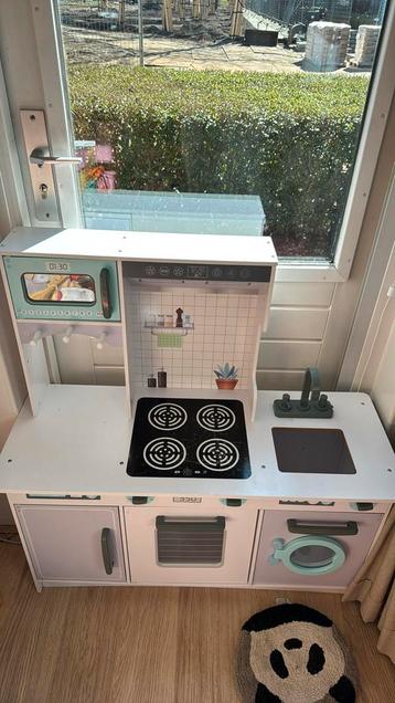 Fun Children's Play Kitchen beschikbaar voor biedingen