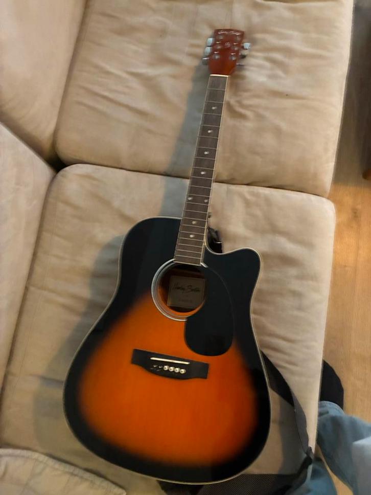 Snaar loze versterkte western gitaar - opknapper, Muziek en Instrumenten, Snaarinstrumenten | Gitaren | Akoestisch, Gebruikt, Western- of Steelstringgitaar