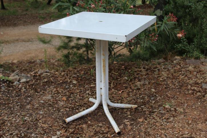 Brocante - Fijne Franse tuintafel!, Tuin en Terras, Tuinmeubel-accessoires, Gebruikt, Ophalen