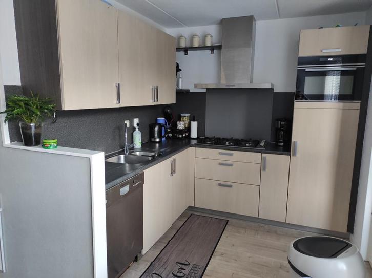 hoek -L- keuken van TULP, Huis en Inrichting, Keuken | Complete keukens, Gebruikt, Hoekkeuken, Crème, Kunststof, Ophalen