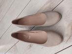 Prachtige pumps ( taupe), Ophalen of Verzenden, Zo goed als nieuw, Beige