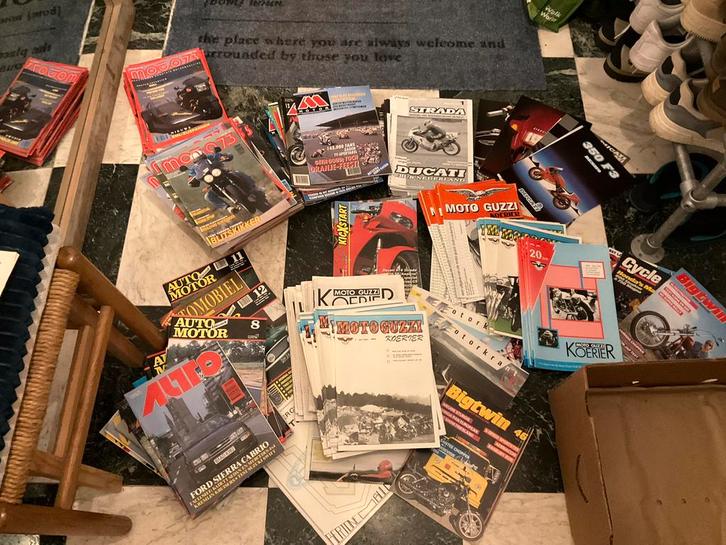 Motorbladen Ducati Moto Guzzi Strada Moto 73 ea, Boeken, Motoren, Gelezen, Ophalen of Verzenden