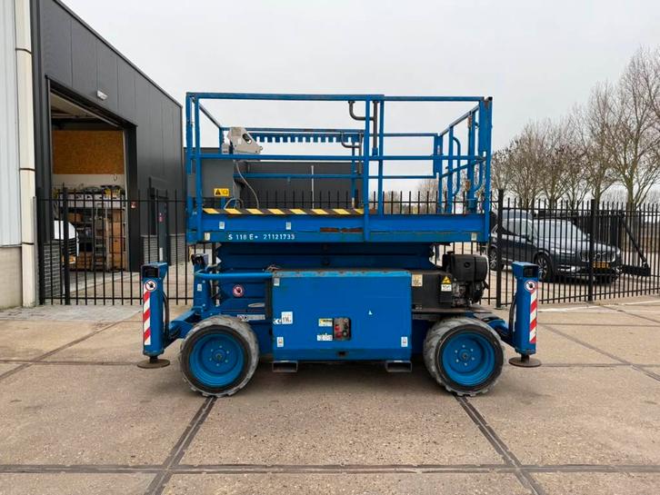 Skyjack SJ6832 RTE Schaar Hoogwerker 12 meter (bj 2017), Zakelijke goederen, Machines en Bouw | Liften, Steigers en Ladders