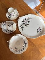 Royal Albert Queen’s Messenger – fine bone china – vintage, Antiek en Kunst, Antiek | Servies los, Ophalen of Verzenden