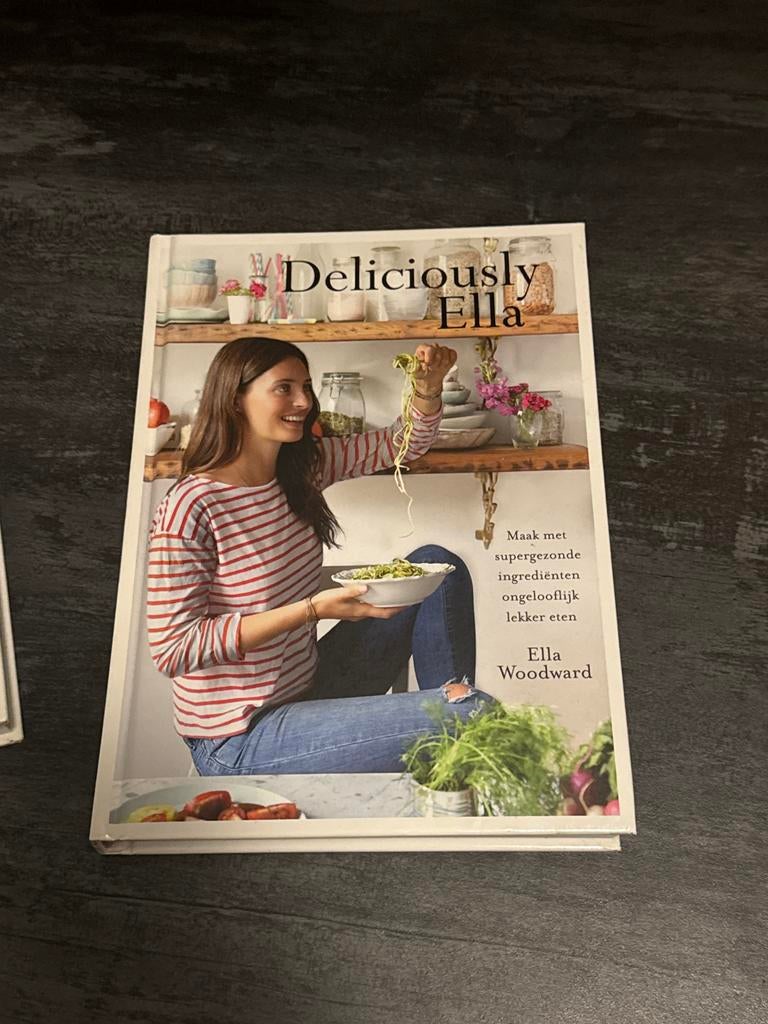 Vegan Kookboek - Deliciously Ella, Boeken, Kookboeken, Voorgerechten en Soepen, Ophalen of Verzenden, Zo goed als nieuw, Europa