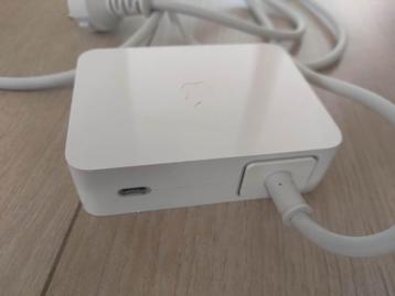 Apple Cinema Display 90 watt adapter beschikbaar voor biedingen