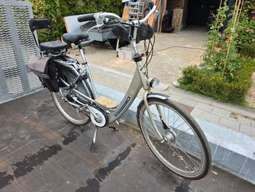 batavus mambo mama fiets. Opknapper beschikbaar voor biedingen