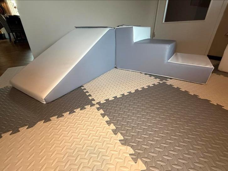 Foam blokken speelset glijbaan, Kinderen en Baby's, Speelgoed | Educatief en Creatief, Zo goed als nieuw, Bouwen, Ophalen of Verzenden