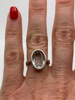 K584 Prachtige zilveren ring heldere steen (verstelbaar), Met edelsteen, Ophalen of Verzenden, Dame, Zilver