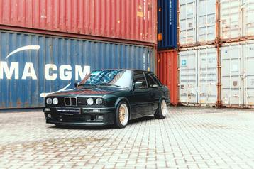 BMW/Mercedes/Porsche/Volkswagen Showroom platen beschikbaar voor biedingen