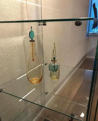 Glazen Vitrinekast - Stijlvol en Praktisch, Huis en Inrichting, Kasten | Vitrinekasten, Zo goed als nieuw, 150 tot 200 cm, Minder dan 50 cm