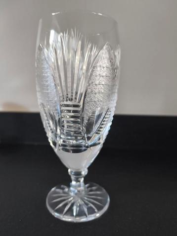 Kristallen glas in perfecte staat beschikbaar voor biedingen