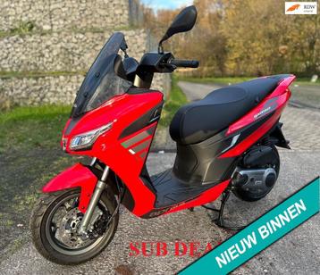 Aprilia SXR50 SPORT 45 km scooter NIEUW BETAAL MET in3 beschikbaar voor biedingen