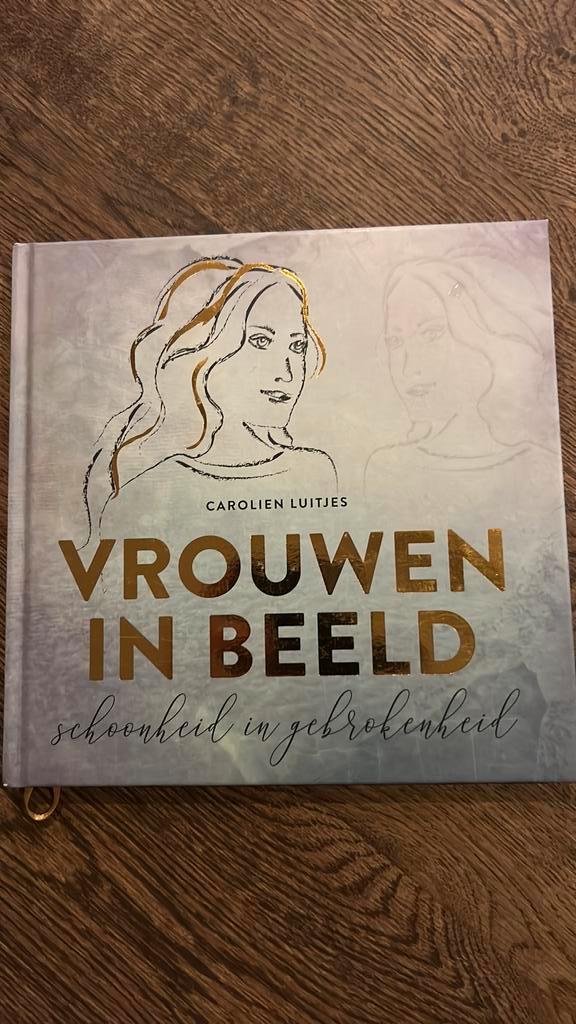 Carolien Luitjes - Vrouwen in beeld, Boeken, Godsdienst en Theologie, Zo goed als nieuw, Ophalen