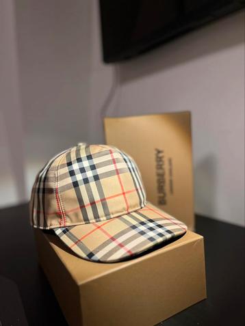 Burberry Pet !!NIEUW!! beschikbaar voor biedingen