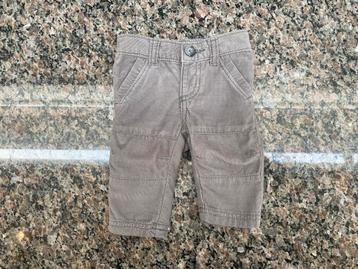 Corduroy Broekje 0-3 maand beschikbaar voor biedingen