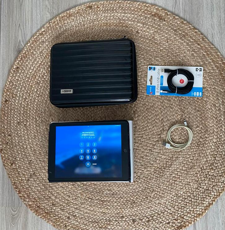 Apple iPad 9e generatie - Perfect voor dagelijks gebruik!, Computers en Software, Apple iPads, Zo goed als nieuw, Apple iPad, Wi-Fi