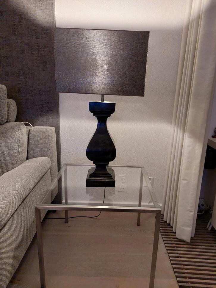 Tafel met rustieke lamp, Huis en Inrichting, Lampen | Vloerlampen, Gebruikt, Minder dan 100 cm, Glas, Metaal, Stof, Ophalen of Verzenden