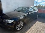 BMW 1-Serie 2.0 116I 5DR 2009 Zwart, Auto's, 1-Serie, 65 €/maand, Achterwielaandrijving, 1995 cc