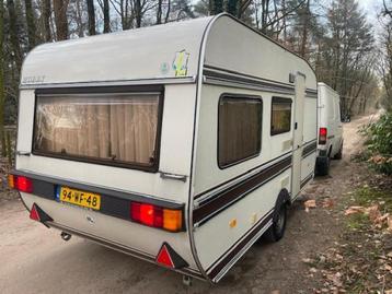 Hobby De Luxe 420 1985 2xtreinzit voortent; erg netjes beschikbaar voor biedingen