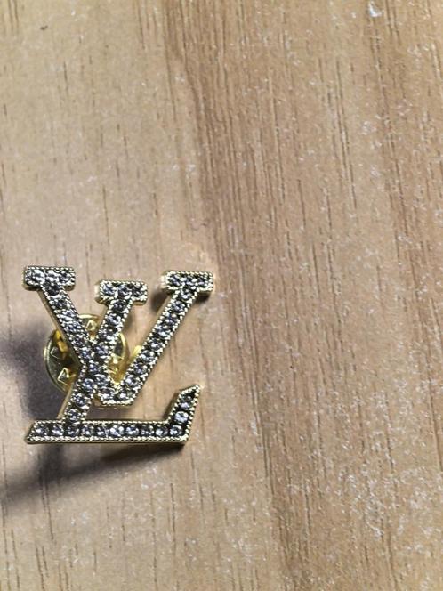 Allerlei parfums en oorbellen en kettingen en brillen NIEUW, Sieraden, Tassen en Uiterlijk, Oorbellen, Nieuw, Hangers, Zilver