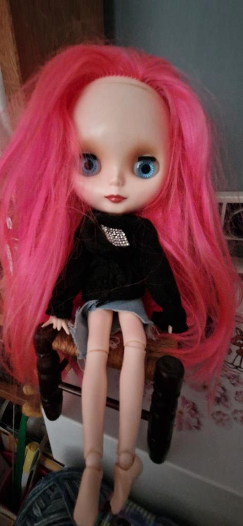 Aangepaste Blythe Pop - Roze Haar, Blauwe Ogen, Antiek en Kunst, Antiek | Speelgoed, Ophalen of Verzenden