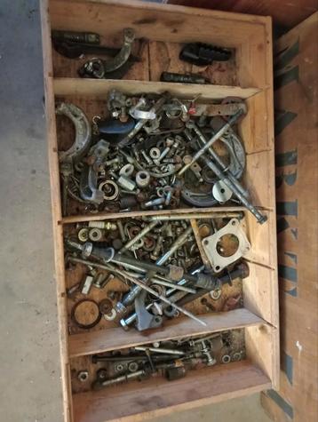 Honda mb mt bouten/moeren  beschikbaar voor biedingen