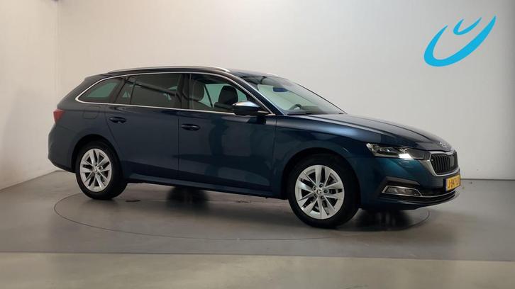 Skoda Octavia Combi 1.5 TSI 150pk First Edition LED Stoelver, Auto's, Skoda, Bedrijf, Te koop, Octavia, ABS, Adaptive Cruise Control
