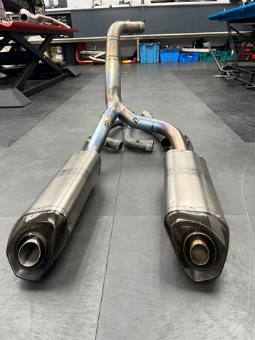 Akrapovic, uitlaatsysteem, titanium, slip-on, dempers beschikbaar voor biedingen