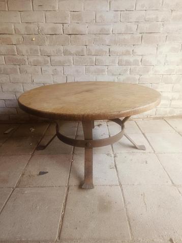 Salontafel rond beschikbaar voor biedingen