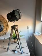 Industri

driepoot tafellamp, Huis en Inrichting, Lampen | Tafellampen, Ophalen, Zo goed als nieuw, Hout, 50 tot 75 cm