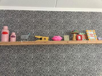 Decoratieve funky items beschikbaar voor biedingen