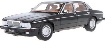 Almost Real Jaguar XJ40 1:18 (autoart) beschikbaar voor biedingen