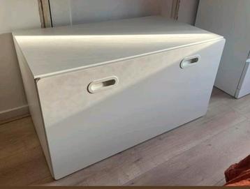 Ikea Stuva Kist/Ladenkast Wit + Kussen beschikbaar voor biedingen