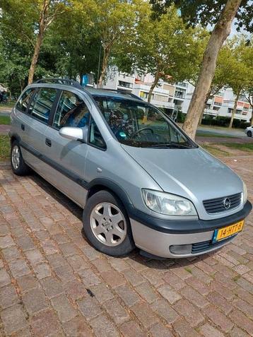 Opel Zafira 2001 Grijs beschikbaar voor biedingen