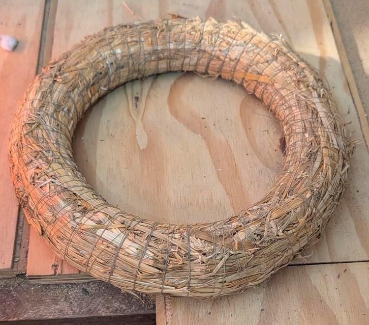 Strohkrans voor decoratie, 4 stuks, Huis en Inrichting, Woonaccessoires | Kransen, Zo goed als nieuw, Ophalen of Verzenden