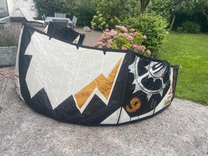 Slingshot Fuel 6m + bar + pomp set, Watersport en Boten, Kitesurfen, Gebruikt, Kite, 6 m², Geen board, Ophalen