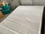 Bed met matras 160 x 200, Huis en Inrichting, Slaapkamer | Bedden, 160 cm, Gebruikt, Bruin, Hout