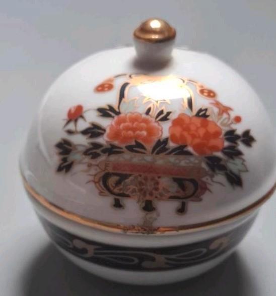 Japans Imari porselein snuisterij doosje, Antiek en Kunst, Antiek | Porselein, Ophalen of Verzenden