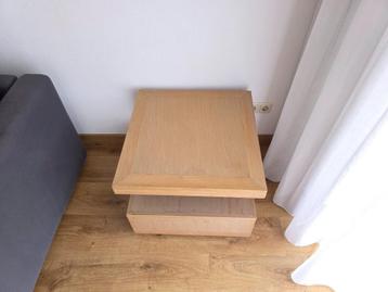 side table beschikbaar voor biedingen