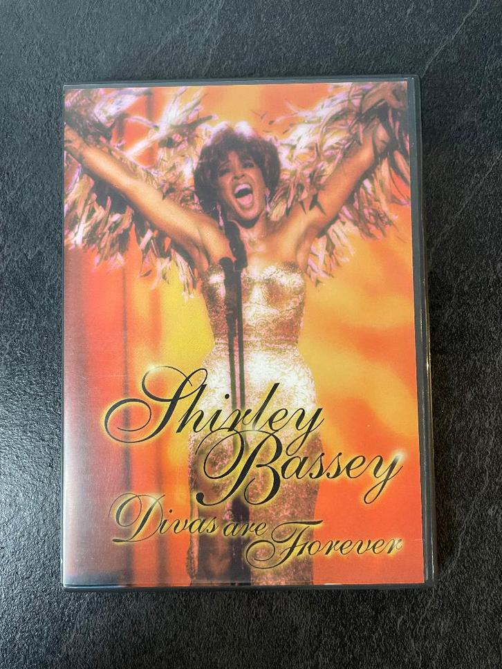 Shirley Bassey – Divas Are Forever.  DVD, Cd's en Dvd's, Dvd's | Muziek en Concerten, Zo goed als nieuw, Muziek en Concerten, Alle leeftijden