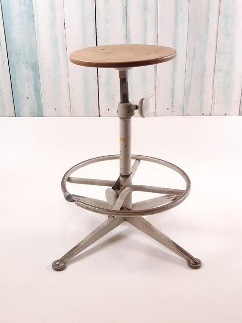 Industriële werkplaats-stoel Friso Kramer, Huis en Inrichting, Stoelen, Gebruikt, Twee, Hout, Metaal, Grijs, Ophalen